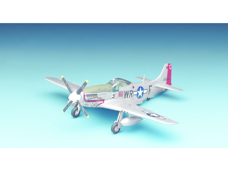 Academy North American P-51D (1:72)
