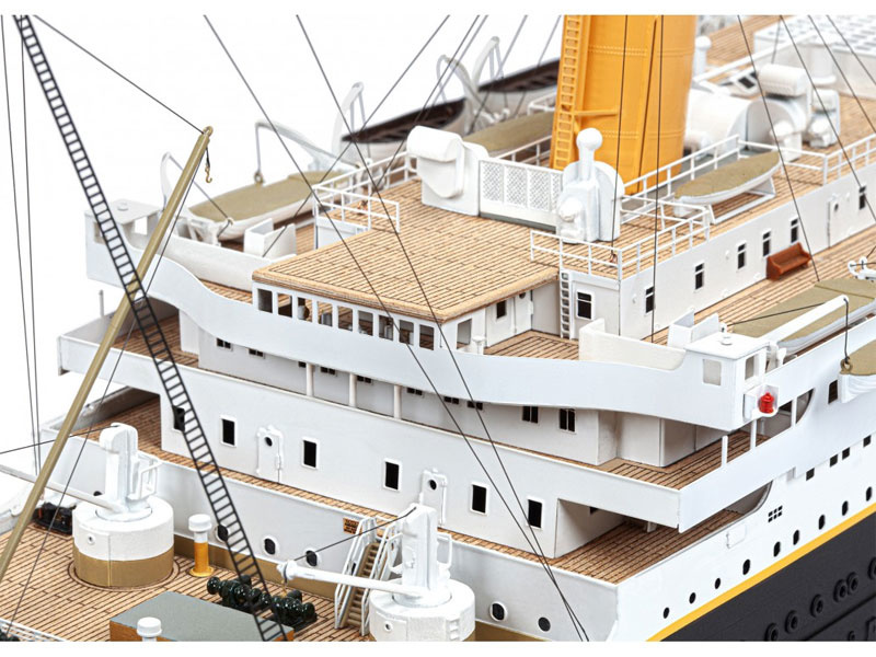 AMATI R.M.S. Titanic 1:250 kit (verze 2025)