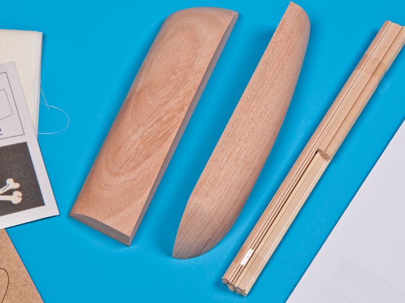 AMATI Pirátská loď 1:135 First step kit