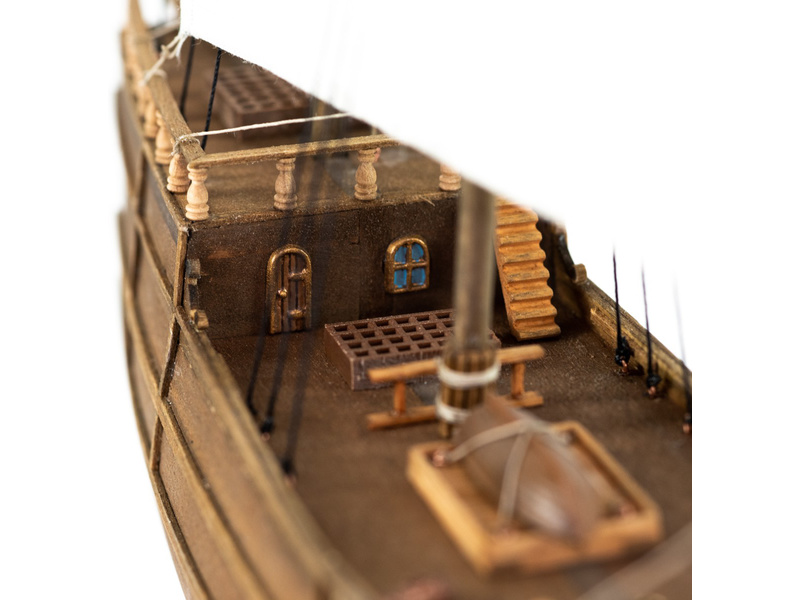 AMATI Nina 1:135 kit