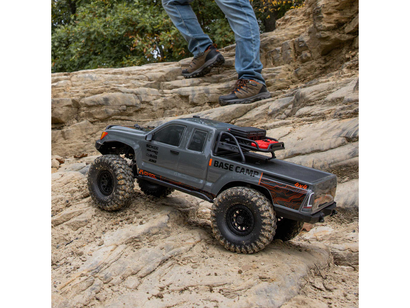 Axial SCX10 III Base Camp 4WD 1:10 RTR šedý
