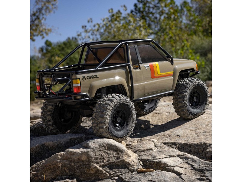 Axial SCX10 III Toyota SR5 1987 1:10 4WD RTR červený