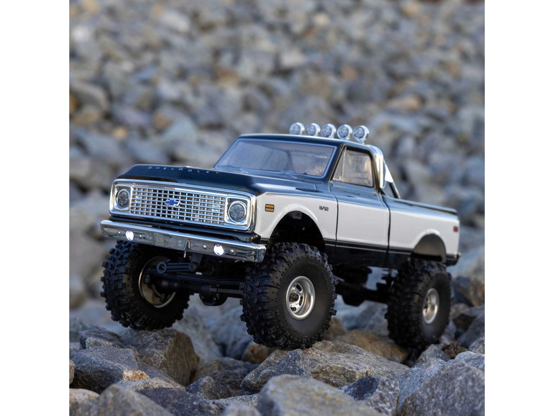 Axial SCX24 Chevrolet C10 1971 1:24 4WD RTR černý