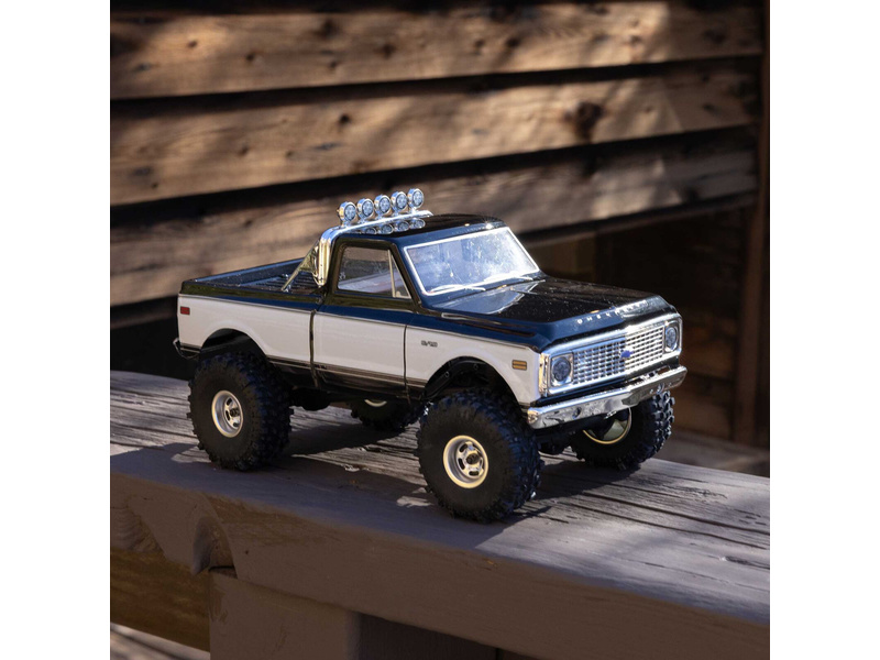 Axial SCX24 Chevrolet C10 1971 1:24 4WD RTR černý