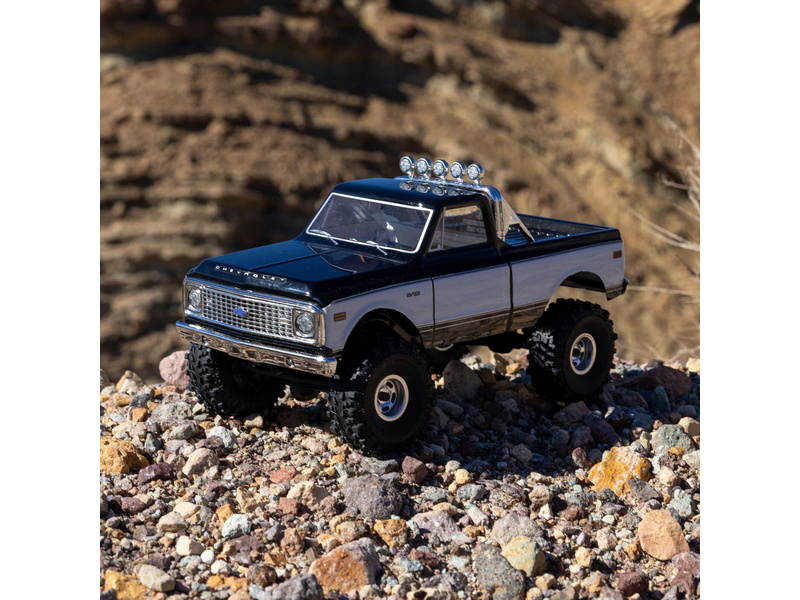 Axial SCX24 Chevrolet C10 1971 1:24 4WD RTR černý