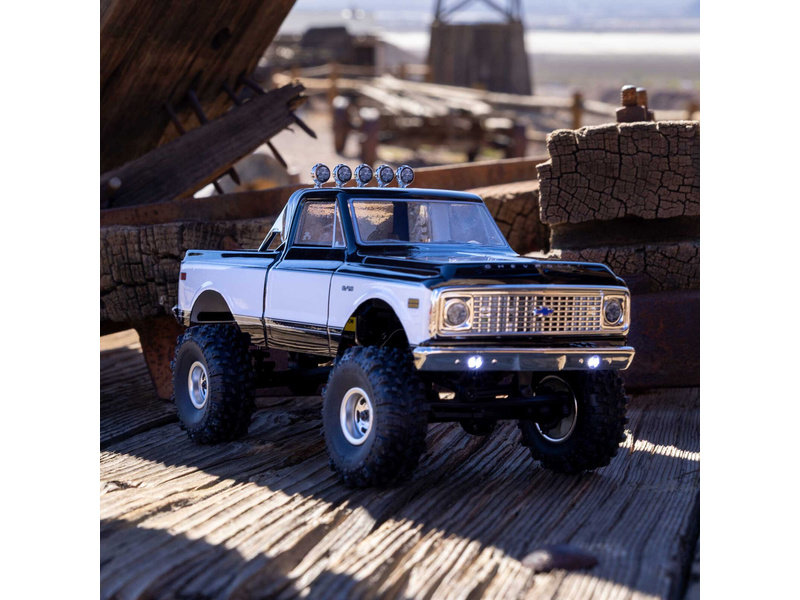 Axial SCX24 Chevrolet C10 1971 1:24 4WD RTR černý