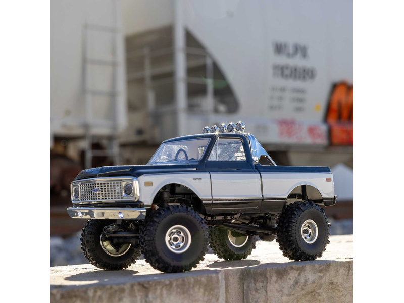 Axial SCX24 Chevrolet C10 1971 1:24 4WD RTR černý