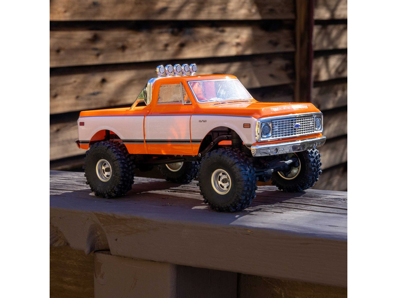 Axial SCX24 Chevrolet C10 1971 1:24 4WD RTR oranžový