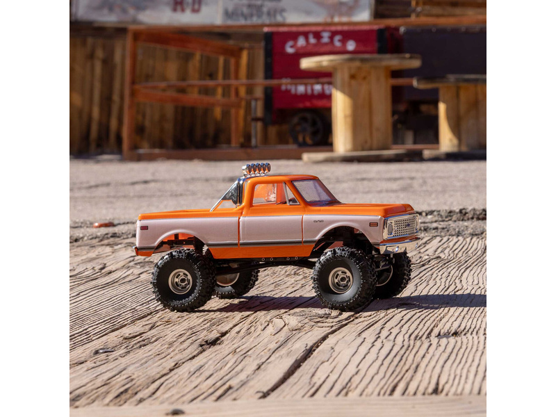 Axial SCX24 Chevrolet C10 1971 1:24 4WD RTR oranžový