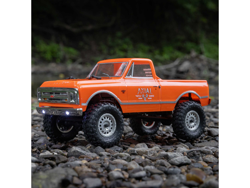 Axial SCX24 Chevrolet C10 1967 1:24 4WD RTR oranžový