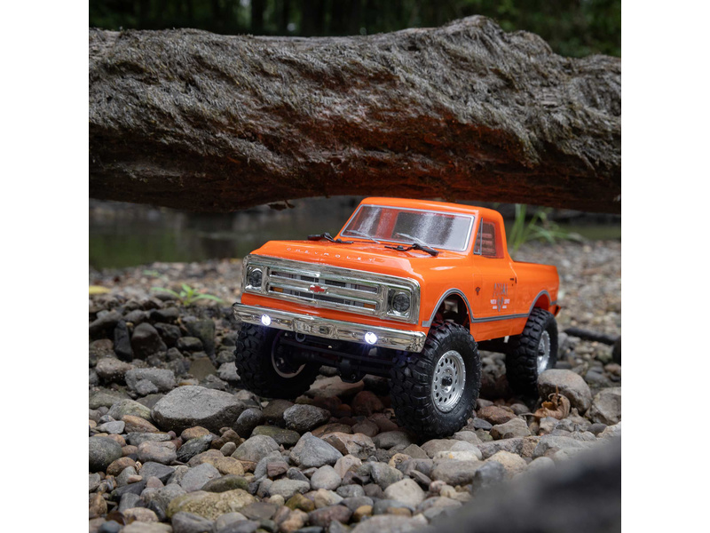 Axial SCX24 Chevrolet C10 1967 1:24 4WD RTR oranžový