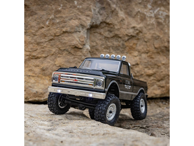 Axial SCX24 Chevrolet C10 1967 1:24 4WD RTR oranžový
