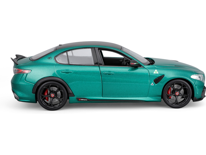 Bburago Alfa Romeo Giulia GTA 1:18 zelená metalíza