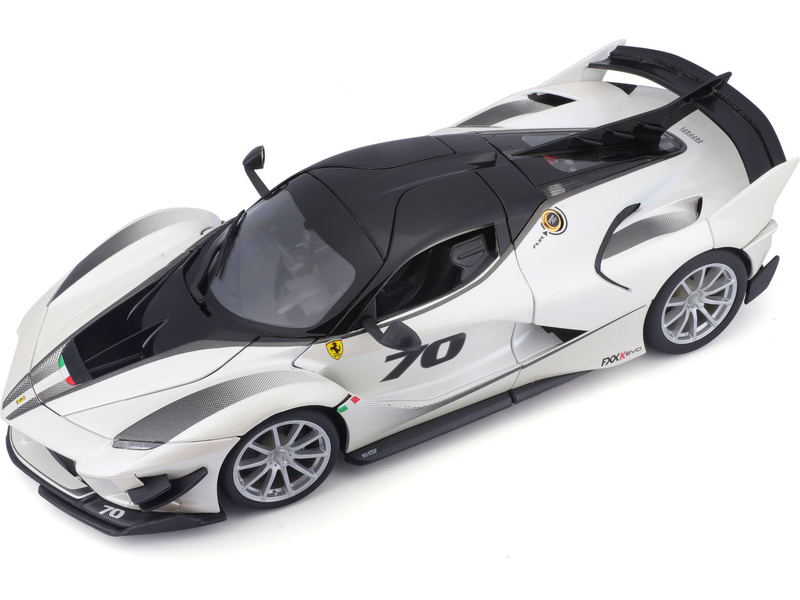 Bburago Ferrari FXX-K EVO No.70 1:18 bílá/černá