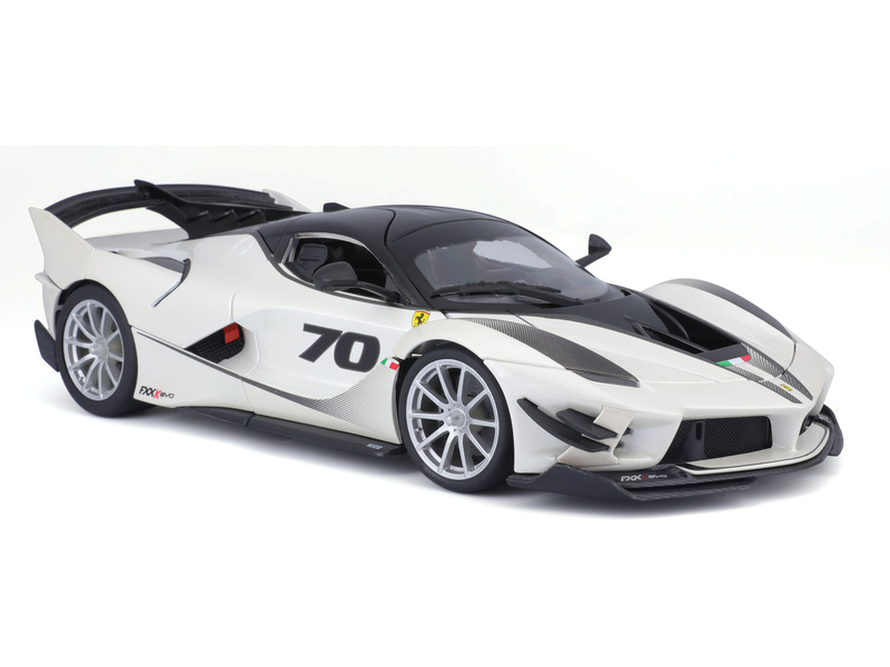 Bburago Ferrari FXX-K EVO No.70 1:18 bílá/černá
