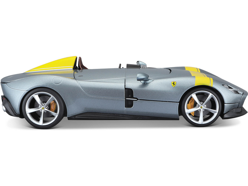 Bburago Ferrari Monza SP1 1:18 stříbrná metalíza