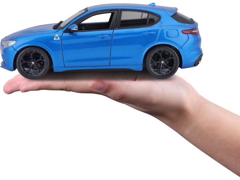 Bburago Alfa Romeo Stelvio 1:24 modrá metalíza