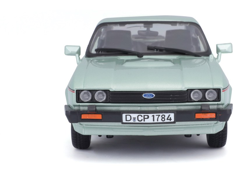 Bburago Plus Ford Capri 1982 1:24 světle zelená metalíza