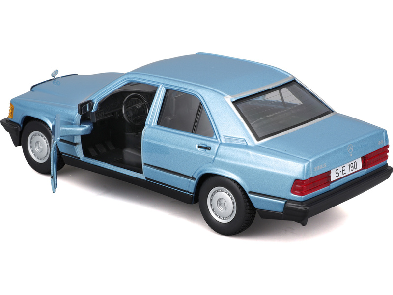 Bburago Mercedes-Benz 190E 1987 1:24 světle modrá metalíza