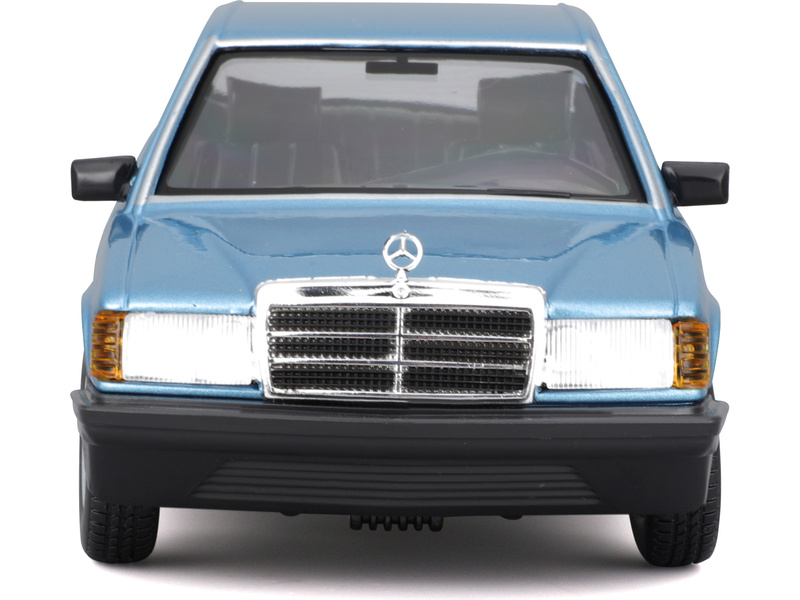 Bburago Mercedes-Benz 190E 1987 1:24 světle modrá metalíza