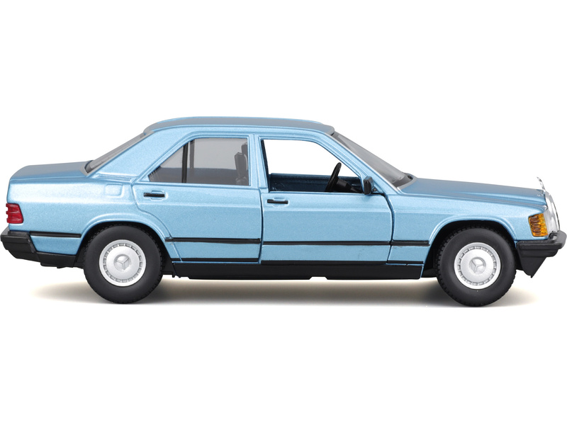 Bburago Mercedes-Benz 190E 1987 1:24 světle modrá metalíza