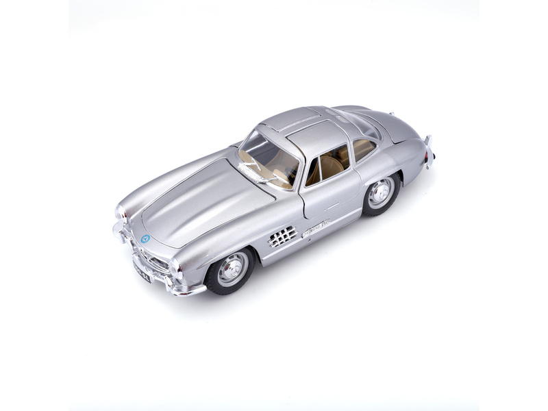 Bburago Mercedes-Benz 300 SL 1954 1:24 stříbrná