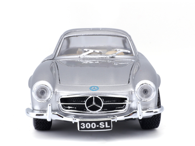 Bburago Mercedes-Benz 300 SL 1954 1:24 stříbrná