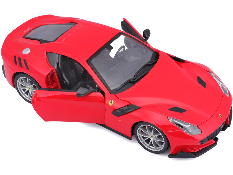 Bburago Ferrari F12TDF 1:24 červená