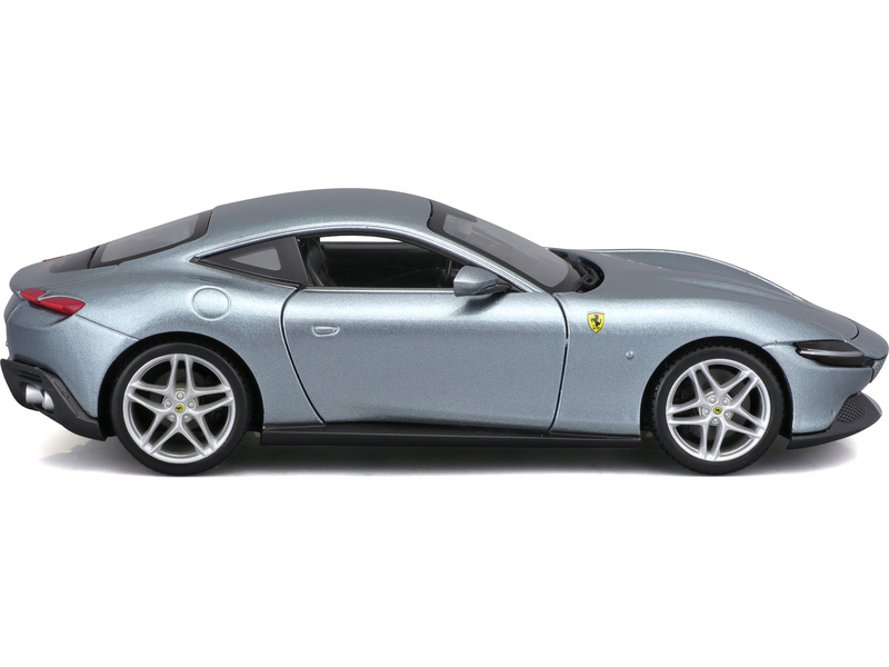 Bburago Ferrari Roma 1:24 stříbrná