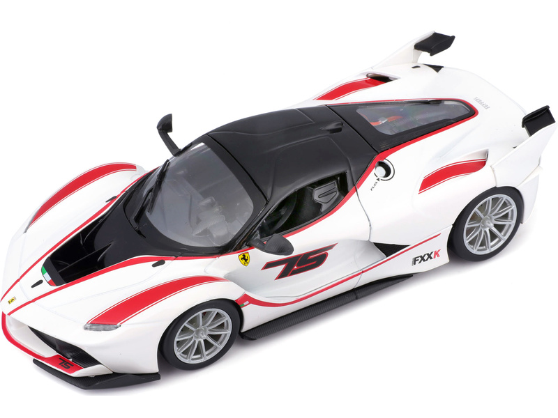 Bburago Ferrari FXX K 1:24 bílá