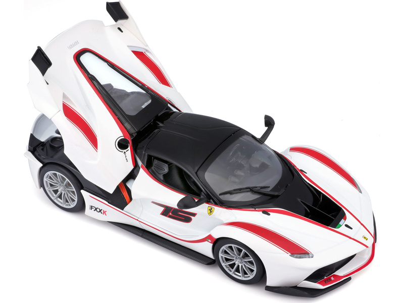 Bburago Ferrari FXX K 1:24 bílá