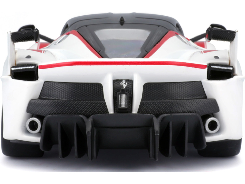 Bburago Ferrari FXX K 1:24 bílá
