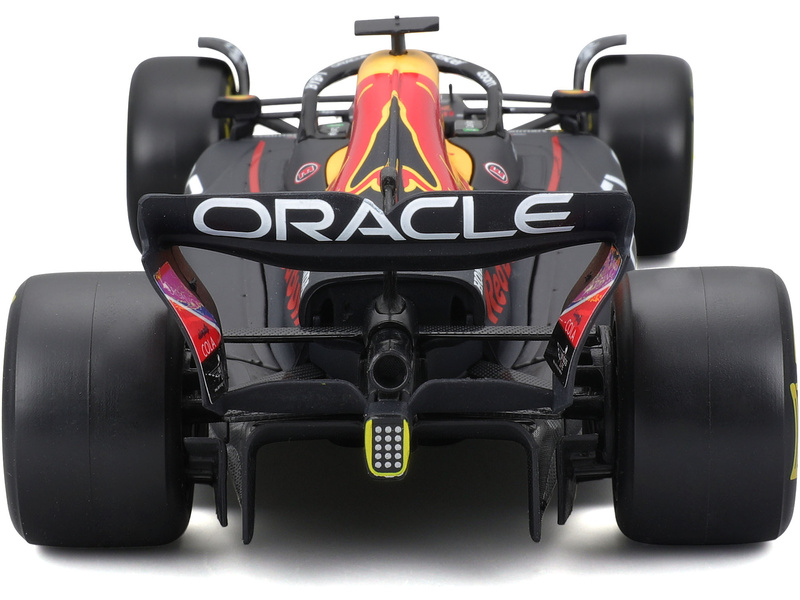 Bburago Oracle Red Bull Racing RB18 1:24 #1 Verstappen (hard case)