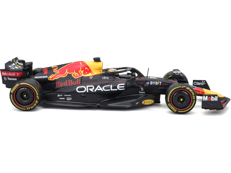 Bburago Oracle Red Bull Racing RB18 1:24 #1 Verstappen (hard case)