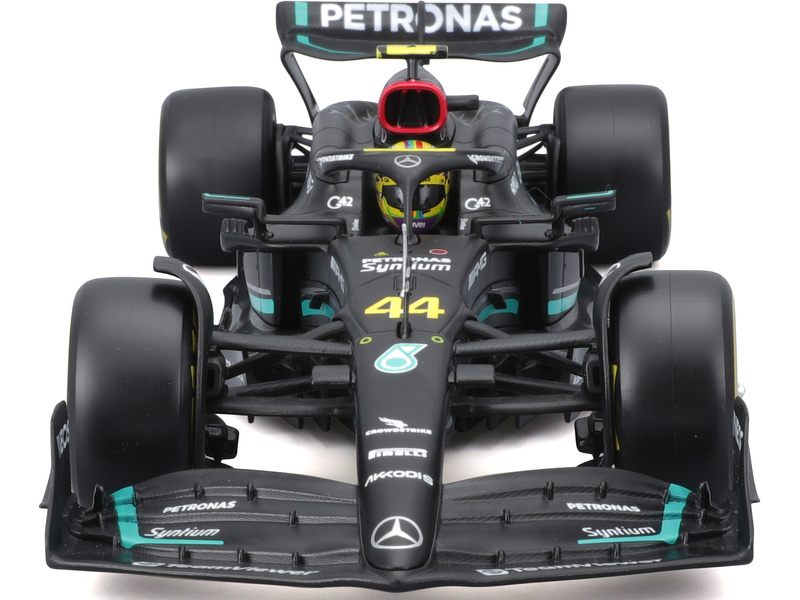 Bburago Mercedes-AMG Petronas W14 E 1:24 #44 Hamilton (hard case)