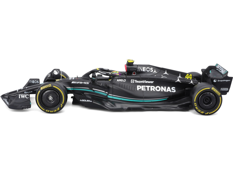 Bburago Mercedes-AMG Petronas W14 E 1:24 #44 Hamilton (hard case)
