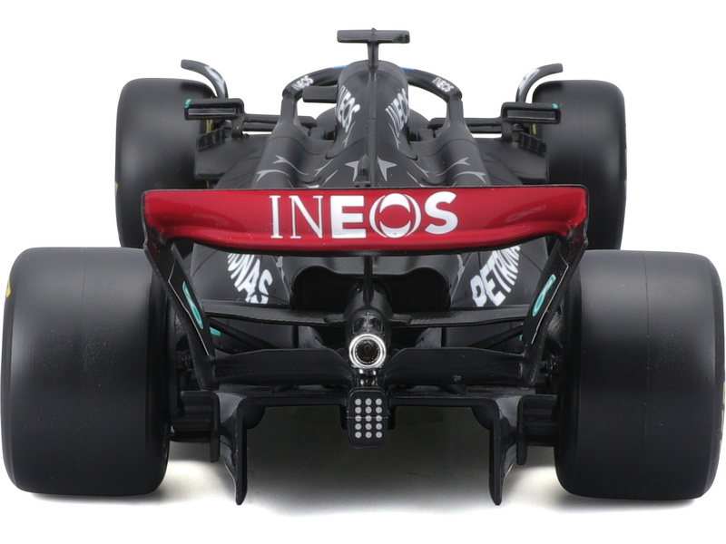 Bburago Mercedes-AMG Petronas W14 E 1:24 #63 Russel (hard case)