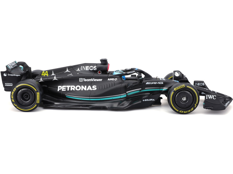 Bburago Mercedes-AMG Petronas W14 E 1:24 #63 Russel (hard case)