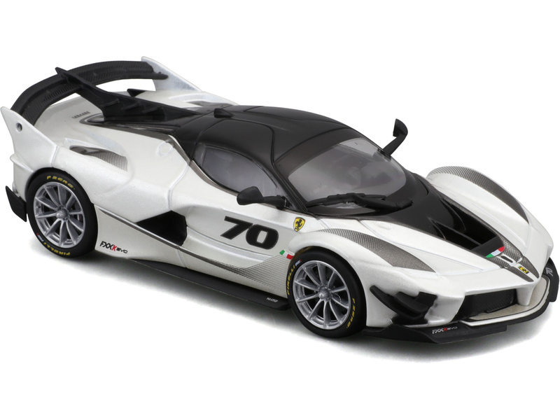 Bburago Ferrari FXX-K EVO 2017 1:43 bílo-černá