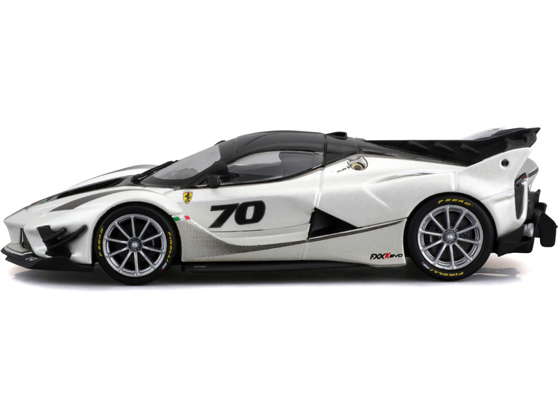 Bburago Ferrari FXX-K EVO 2017 1:43 bílo-černá