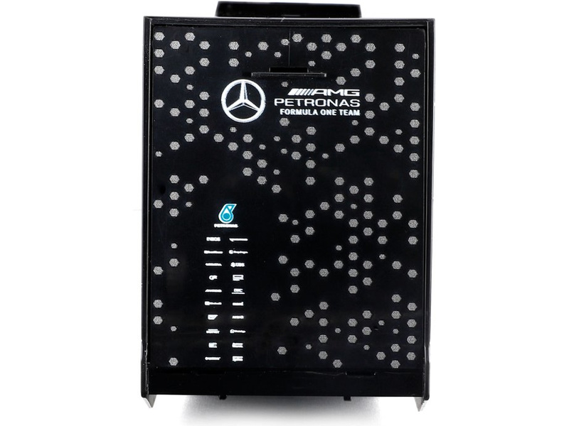 Bburago Mercedes-AMG Petronas W15 (2024) 1:43 #63 Russell, tahač