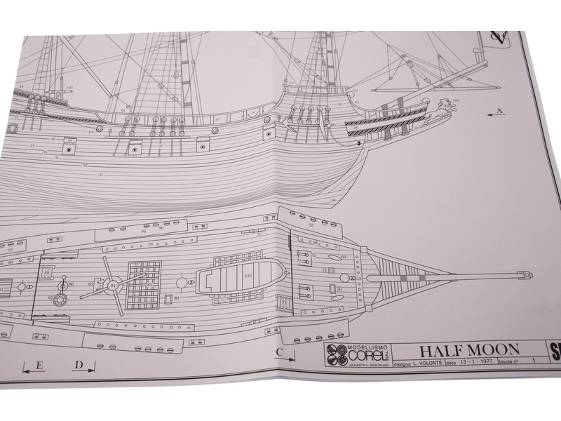 COREL Half Moon 1609 1:50 kit