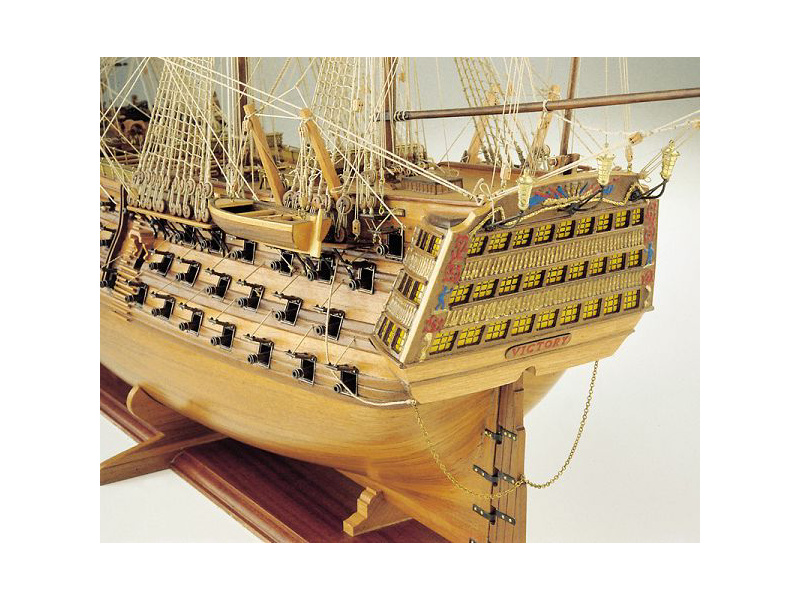 COREL H.M.S. Victory 1765 1:98 kit