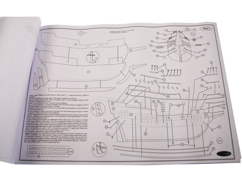 COREL Mayflower 1:140 kit