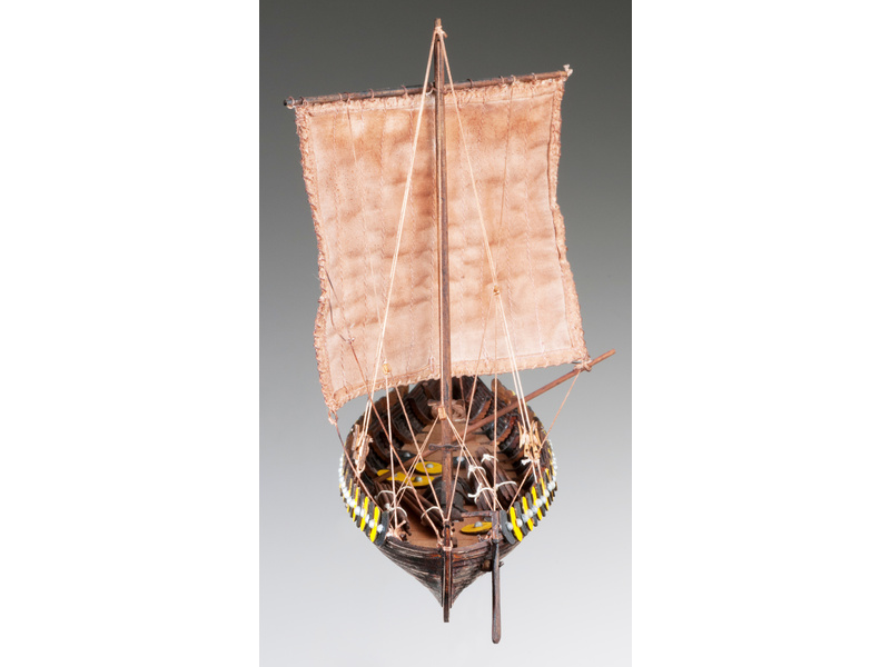 Dušek Vikingská loď Gokstad 1:72 kit