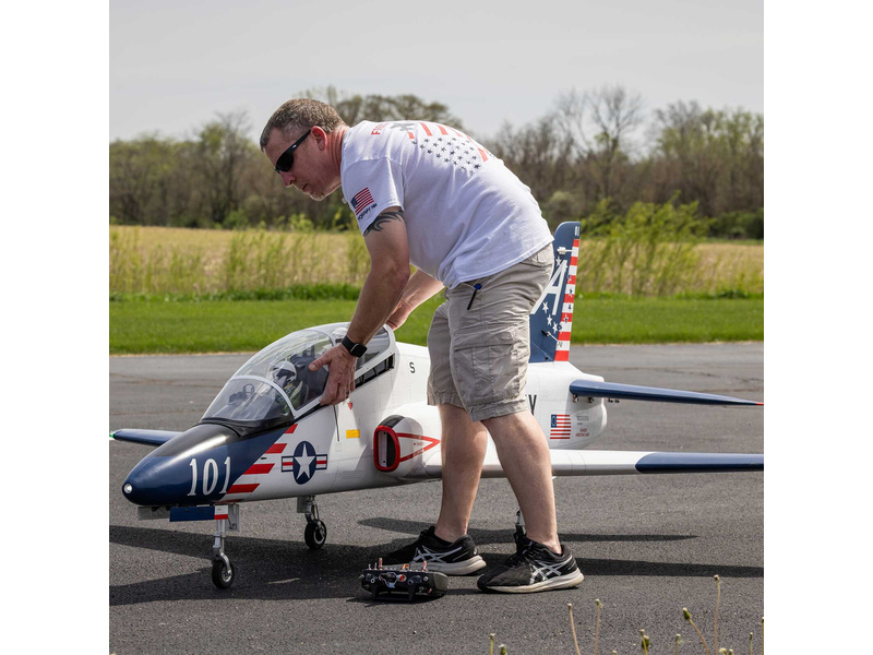Hangar 9 Hawk/T-45 140-160N ARF + zatahovací podvozek