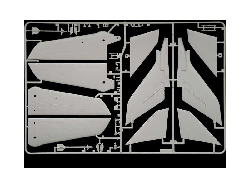 Italeri Panavia Tornado GR.1/IDS - Válka v Zálivu (1:48)