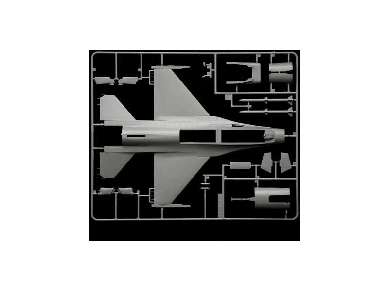 Italeri General Dynamics F-16C Fighting Falcon (1:48)