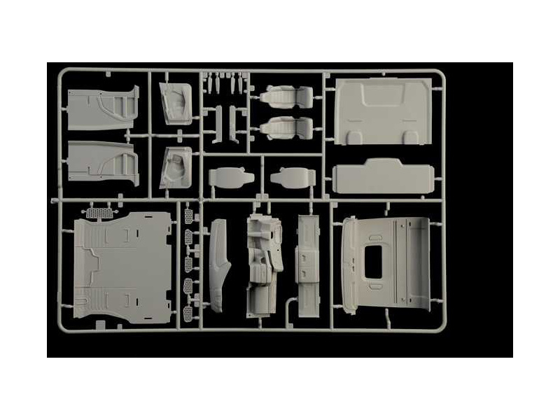 Italeri Scania S770 4x2 Normal Roof Grey Cab (1:24)