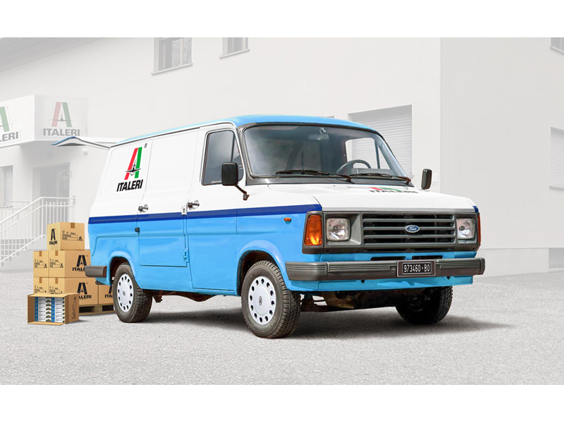 Italeri Ford Tranzit "Italeri" (1:24)